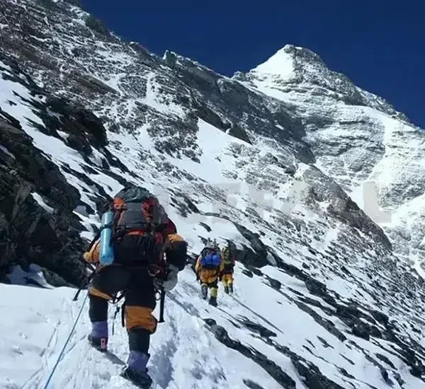 Lobuche East