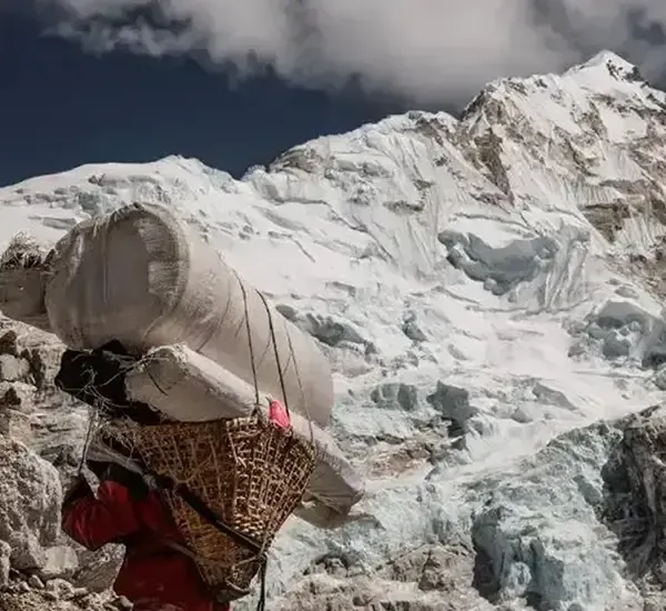 Tipping Guides in Nepal
