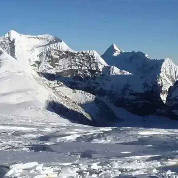 Makalu Sherpani Col Pass Trekking